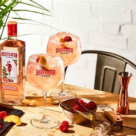 How To Make Beefeater Peach Raspberry Gin And Tonic