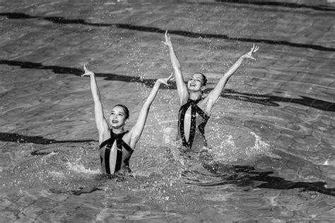 Synchronized Swimming Competition Stock Photo - Download Image Now ...