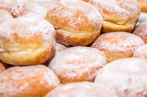 Happy Pączki Day! The Skinny On A Fat Tuesday Tradition - Farmers' Almanac