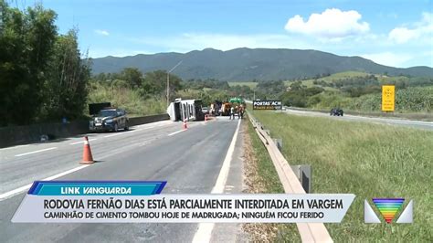 Carreta Tomba E Provoca Mais De Km De Congestionamento No Trecho