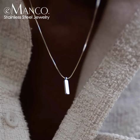 EManco Collier Pendentif Carr En Acier Inoxydable Cha Ne De Clavicule