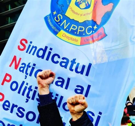 Poli I Tii Protesteaz Luni La Ministerul Finan Elor