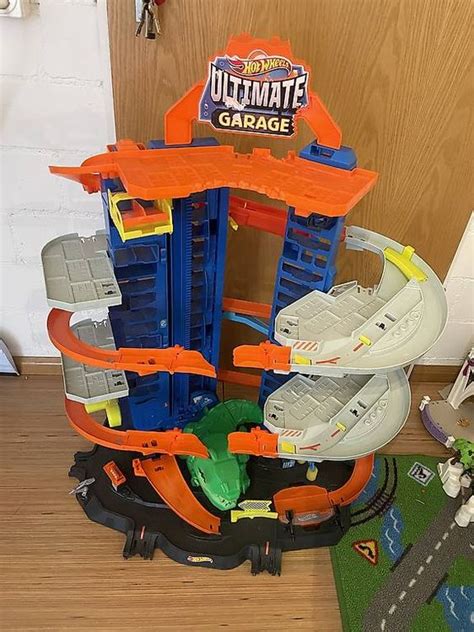 Hot Wheels City Megacity Parkgarage Mit T Rex Angriff Kaufen Auf Ricardo