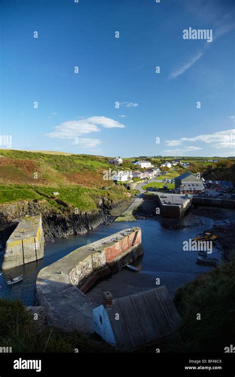 Porthgain hi-res stock photography and images - Alamy