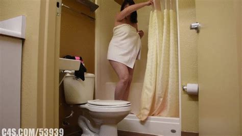 Donna Deuces And Masturbates After Shower Wmv Format Toilet Clips By