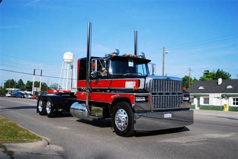 Ford LTL 9000 Classic Trucks