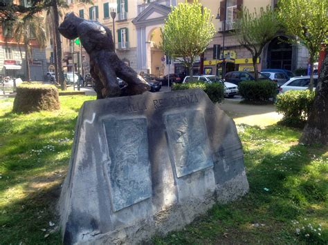 Castellammare Sistemato Il Monumento Alla Resistenza