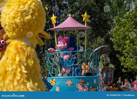 Abby Cadabby And Big Bird In Sesame Street Party Parade At Seaworld 2