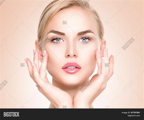 Imagen Y Foto Beauty Woman Prueba Gratis Bigstock