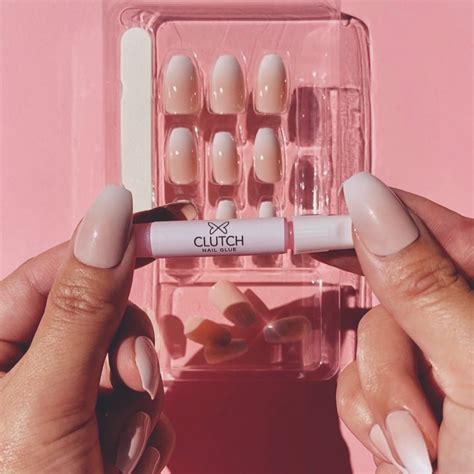 Beauty Essentials You Need in Your Bag – Clutch Nails