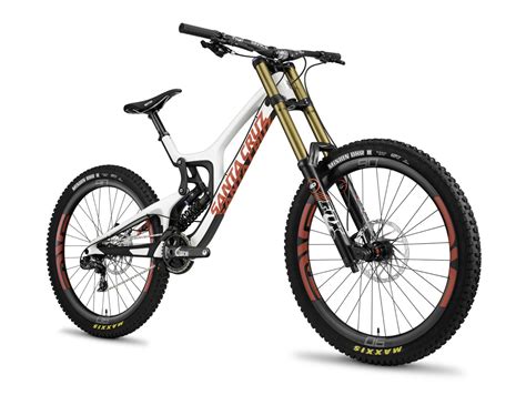 Bike Launch: 2015 Santa Cruz V10 Carbon (contains Ratboy footage) - BikeMag