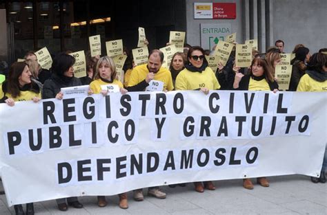 Protesta En Contra De Privatizar El Registro