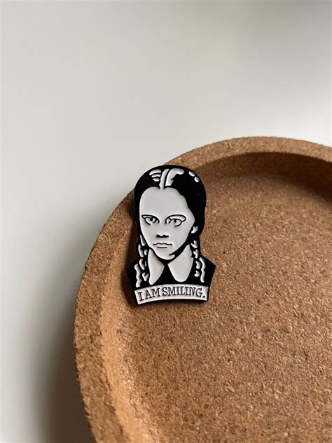 pin przypinka wednesday addams rodzina adamsów Wrocław Kup teraz na