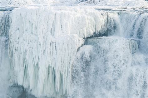 Frozen Niagara Falls Photos | POPSUGAR News Photo 9