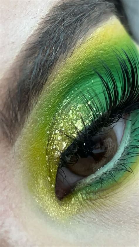 Green Makeup Eye Makeup Makeup Inspiration Green Makeup