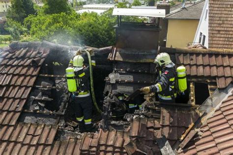 Ff Krems Gro Einsatz Bei Dachstuhlbrand In Krems