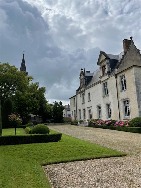 Château de Beaulon distillerie Saint Dizant du Gua le charme du