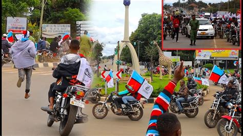 VIDEO FUJO ZA VIJANA WA BODABODA KATIKATI YA MJI WAFUNGA MITAA