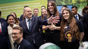 Kanzler Er Ffnet Hannover Messe Bundesregierung