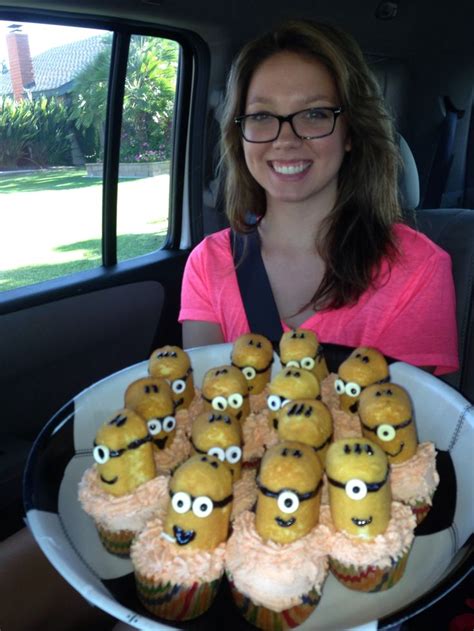 Minion Cupcakes Minion Cupcakes Gingerbread Cookies Yummy