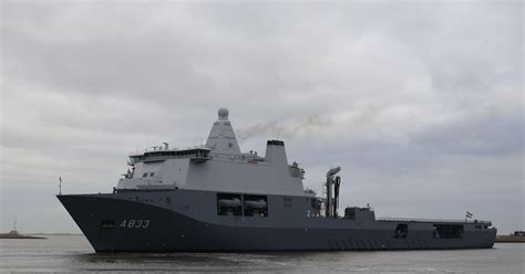 Marineschip Karel Doorman Op Weg Naar Eu Missie In Rode Zee