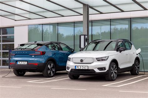 Comparing The Xc Recharge And C Recharge Volvo Cars Waterloo