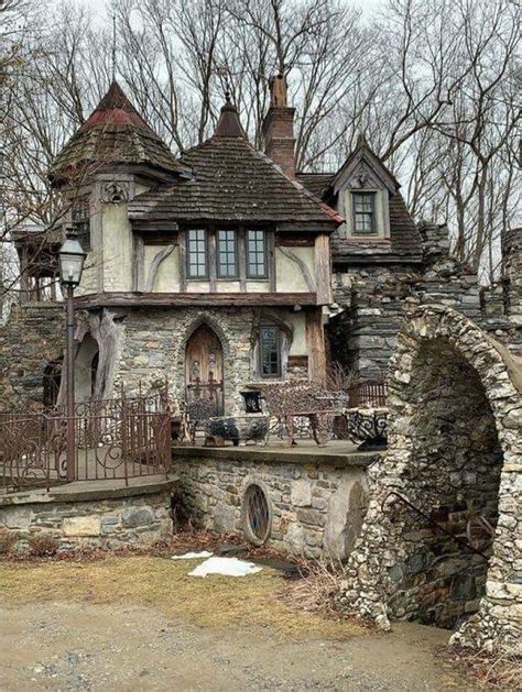 50 Of The Most Unique Abandoned Homes People Ever Came Across | Bored Panda