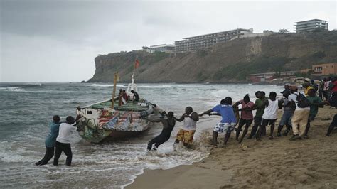 Mueren Migrantes Tras Naufragio Frente A Costas De Senegal