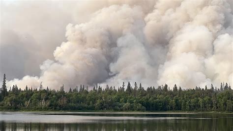 Les Communautés Autochtones Face Aux Feux De Forêt Dossier Radio Canada