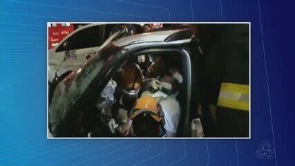 Taxista Morre Em Hospital Depois De Colidir Carro Contra Passarela Em