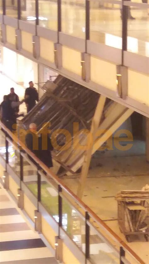 Se Derrumbó Parte De Un Techo Del Shopping Abasto Infobae