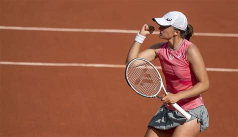 テニス＝前回女王シフィオンテク、全仏オープン4回戦進出