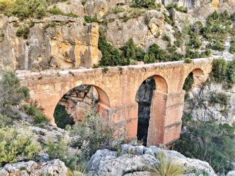 Ruta del Acueducto de Peña Cortada y los túneles en la montaña