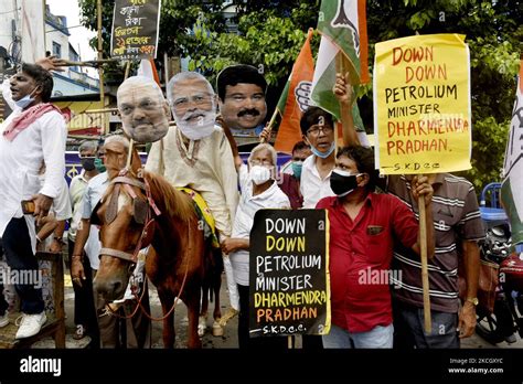 Congress Activists Hold Placards Burn Effigy Of Indias Prime Minister