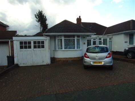 3 Bed Bungalow For Sale In Heathland Avenue Castle Bromwich