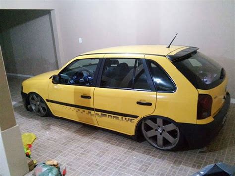 Gol Rallye Amarelo Rebaixado