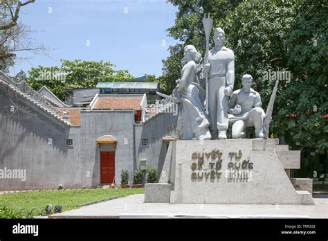 Martyrs Monument Hoan Kiem District Hanoi Vietnam Stock Photo Alamy