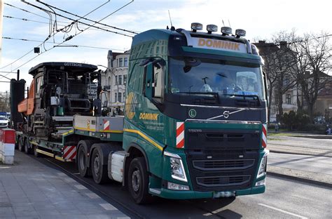 Ein Volvo Sattelzug Von Burgener Transport AG Am 26 6 22 Beim Trucker