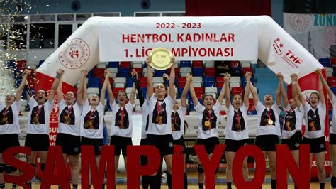 Hentbol Kadınlar 1 Lig de Bursa Büyükşehir Belediyesi şampiyonluğa ulaştı