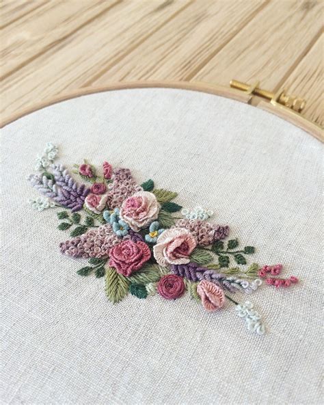 Pin De Wulan Dara Fadhli Em Embroidery Desenhos Bordados M O