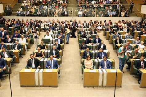 Deputados eleitos para a 19ª Legislatura tomam posse na Alesp