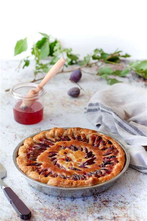 Tarte aux prunes à la crème d amandes et pâte feuilletée