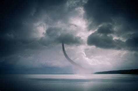 What S The Difference Between A Tornado And A Waterspout American Oceans