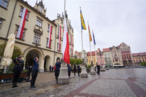 2 maja Wrocław świętuje Dzień Flagi Rze Galeria zdjęć 46 47