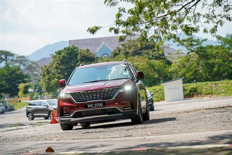 新车试驾 2022 Kia Carnival 专攻大型家庭十一人座MPV 2022 Kia Carnival Media Drive