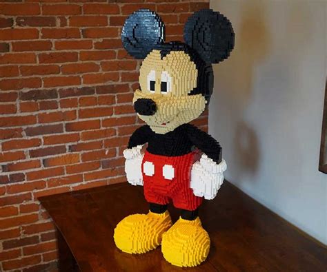 Lego-Mickey-Mouse-01 - the VACATIONEER