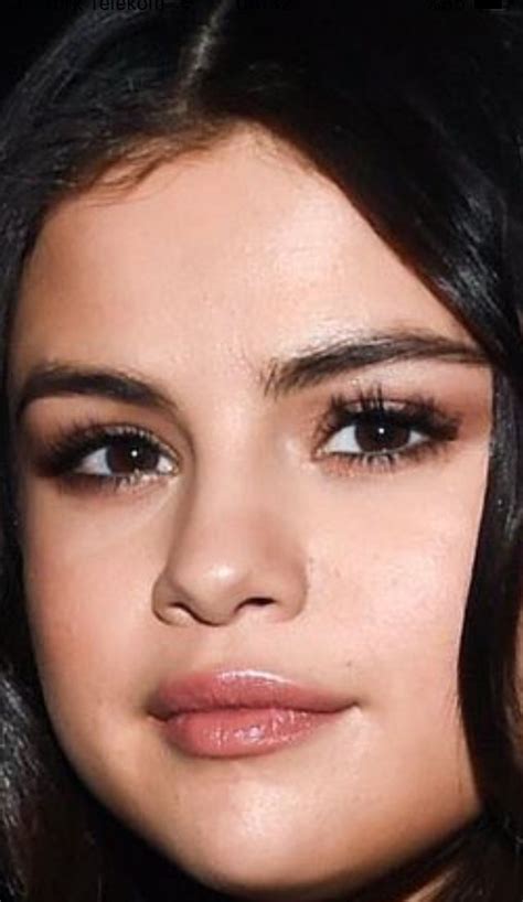 Selena Gomez Face Shot