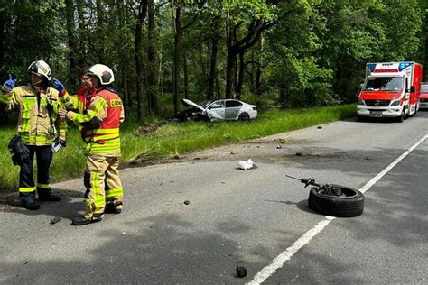 Schwerer Unfall In Dorsten Mit Zwei Pkw Und Einem Lkw