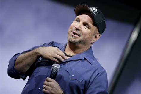 Garth Brooks Poised For Concert Comeback In Chicago Los Angeles Times