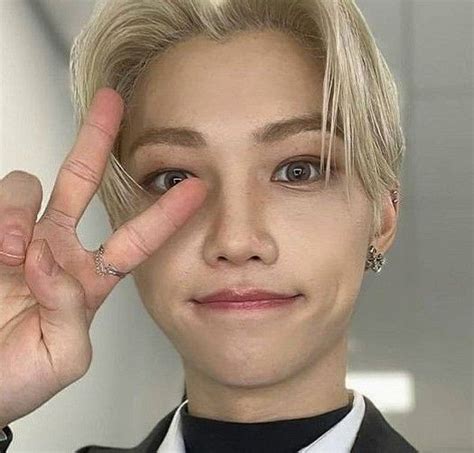 𝗅𝖾𝖾 𝖿𝖾𝗅𝗂𝗑 𝗂𝖼𝗈𝗇 Peace Gesture Okay Gesture Kids Icon Felix Stray